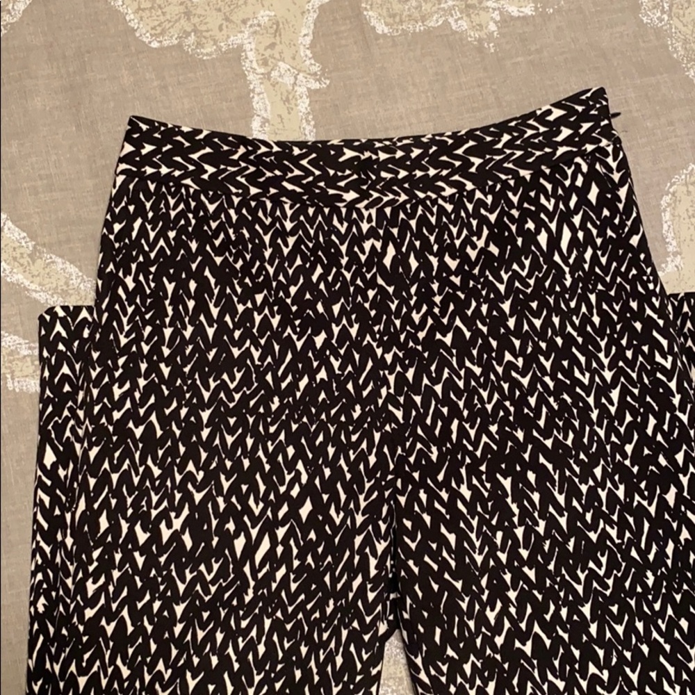Black and White Leggings - Picture 2 of 5